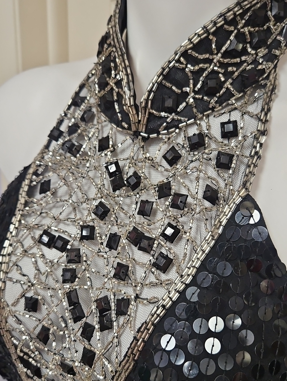 1980s disco body con, sequin, beautiful, sexy, black Dress - Picture 6 of 12